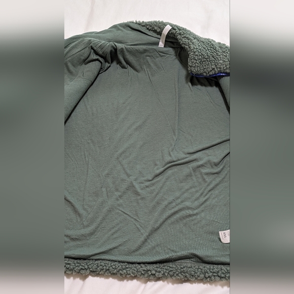 NWOT Fabletics Rylan Teddy fleece oversized - Picture 8 of 16